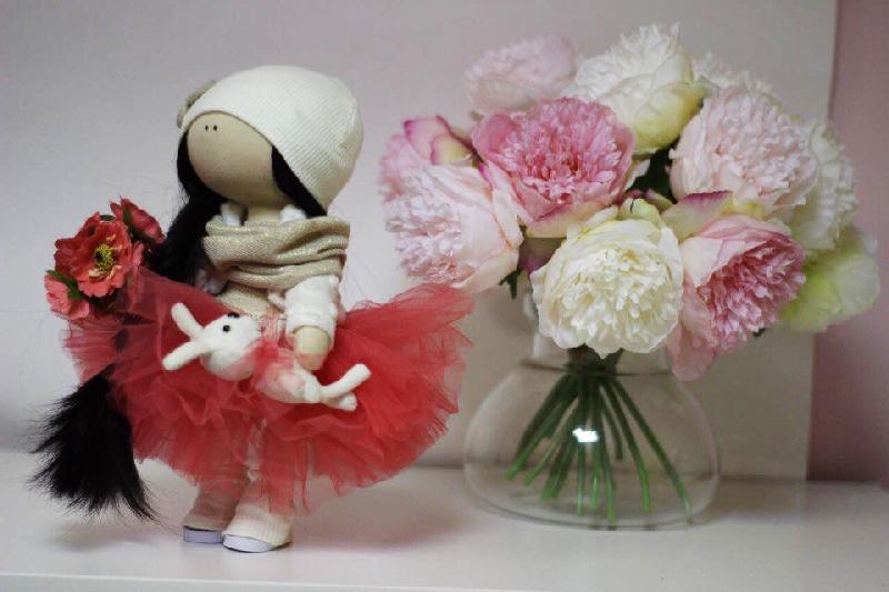 Как сделать цветок из ткани для куклы своими руками.