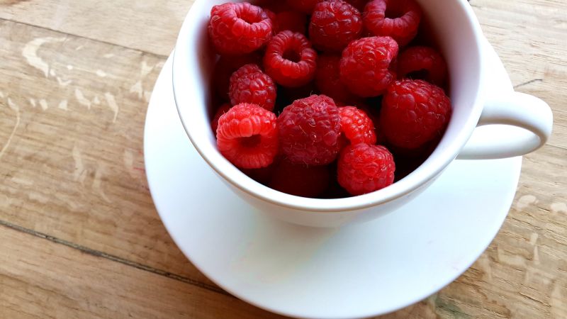 plant-raspberry-fruit-berry-ripe-cup-301-pxhere.com.jpg