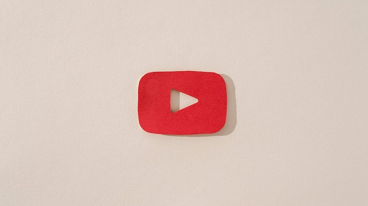     YouTube  ?