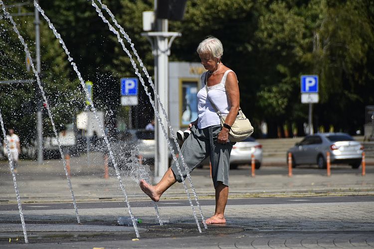 На улице жара песня